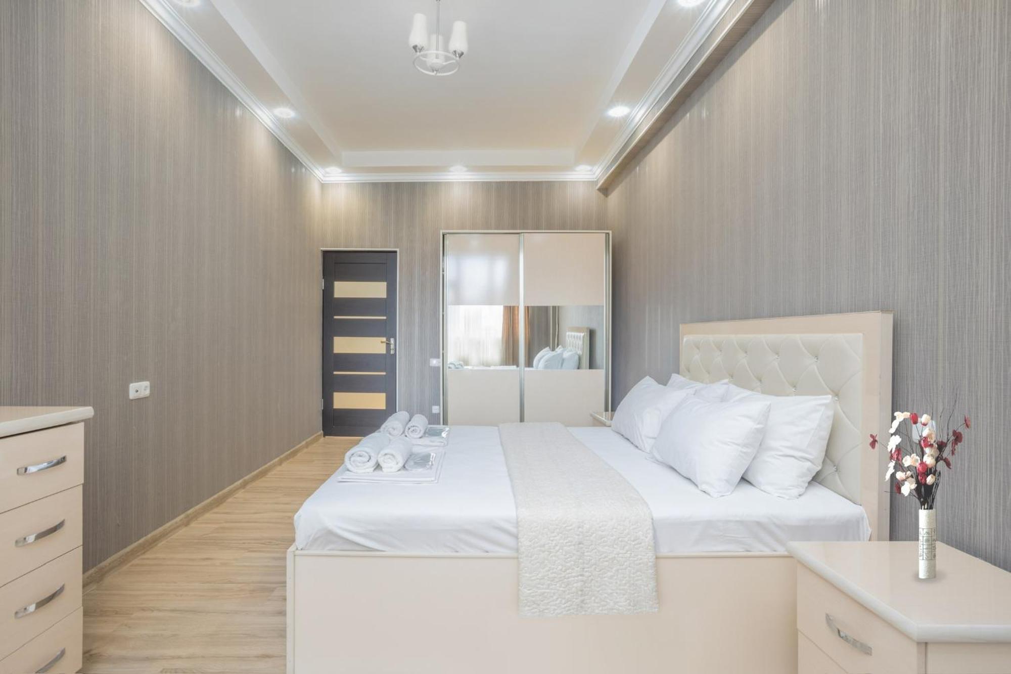2 Bedrooms 2 Bathrooms Large And Lux Apartment Best Location Jerevan Buitenkant foto