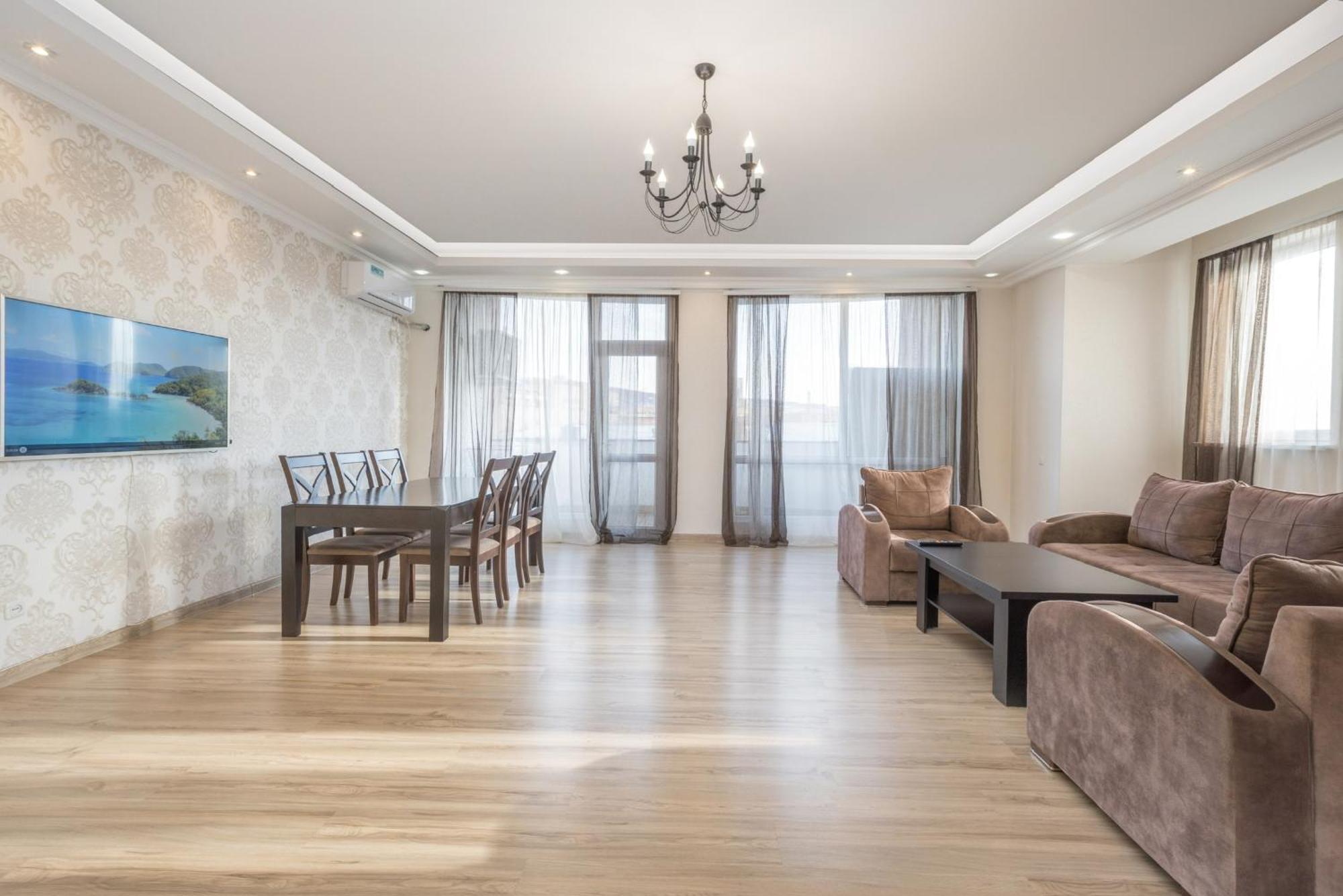 2 Bedrooms 2 Bathrooms Large And Lux Apartment Best Location Jerevan Buitenkant foto