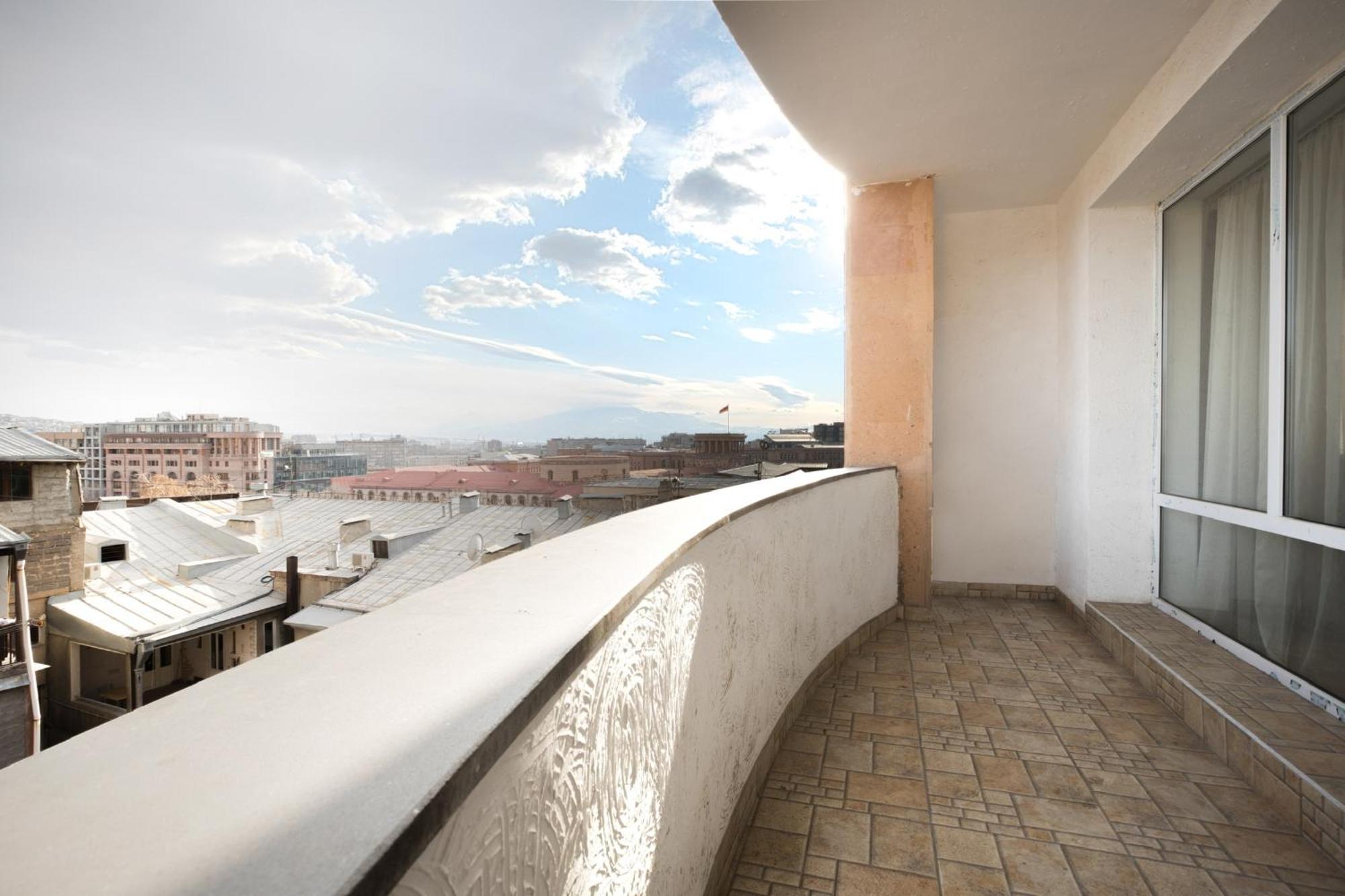 2 Bedrooms 2 Bathrooms Large And Lux Apartment Best Location Jerevan Buitenkant foto